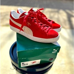 Men’s Suede Classic XXl Pumas, Size 10, Red